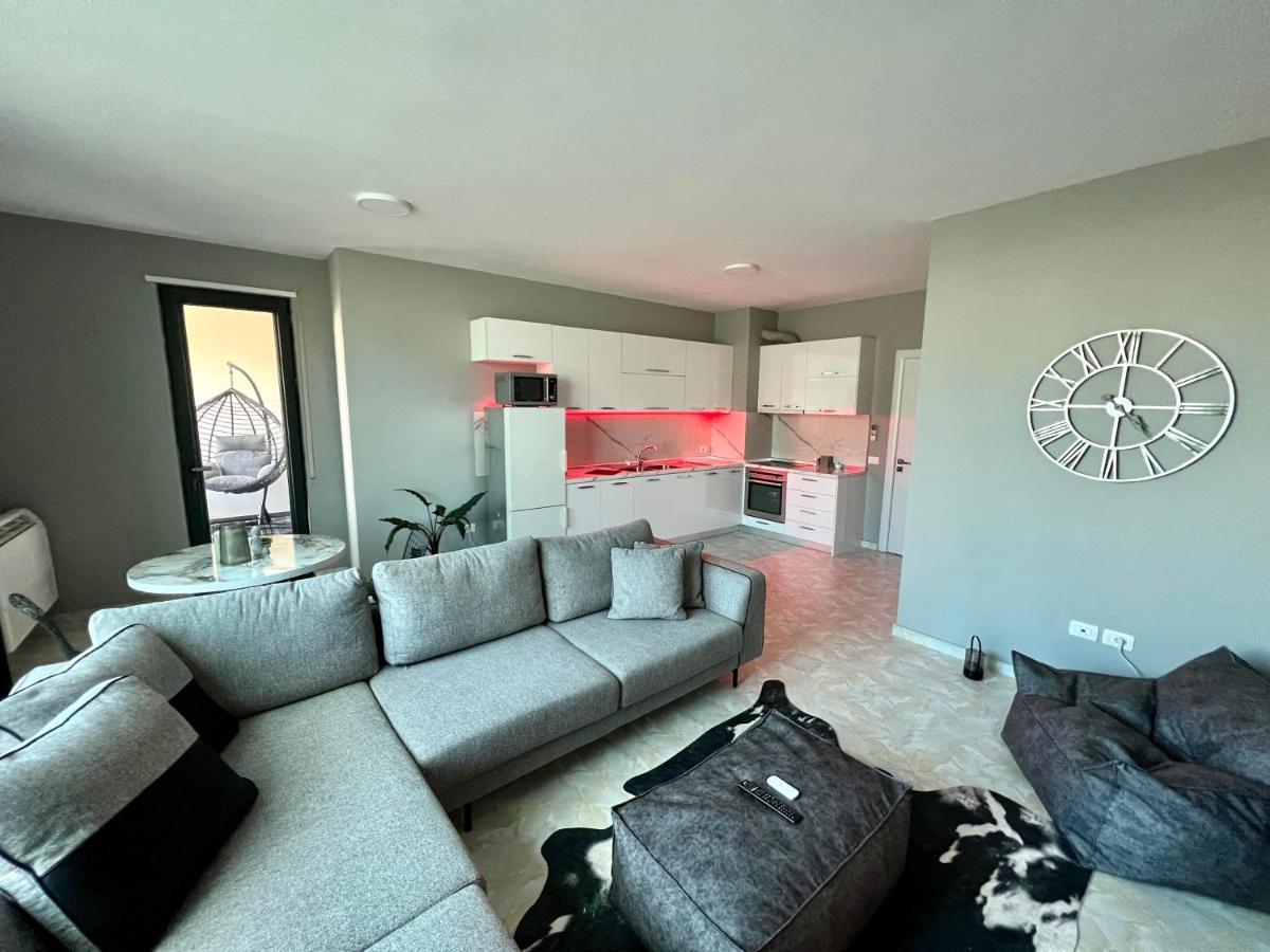 Lift @Vollga With Bbq And Patio Apartment Durres Exterior photo
