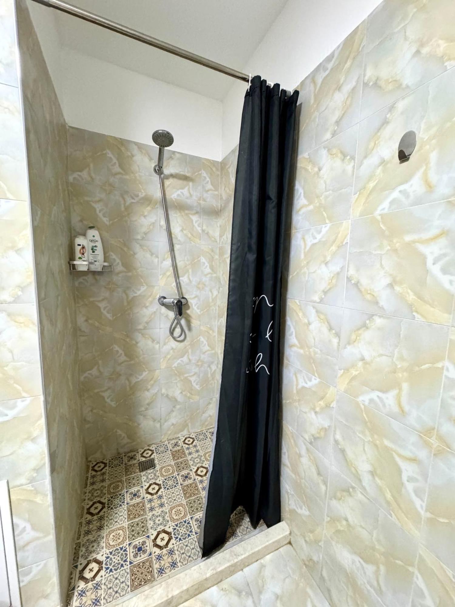 Lift @Vollga With Bbq And Patio Apartment Durres Exterior photo